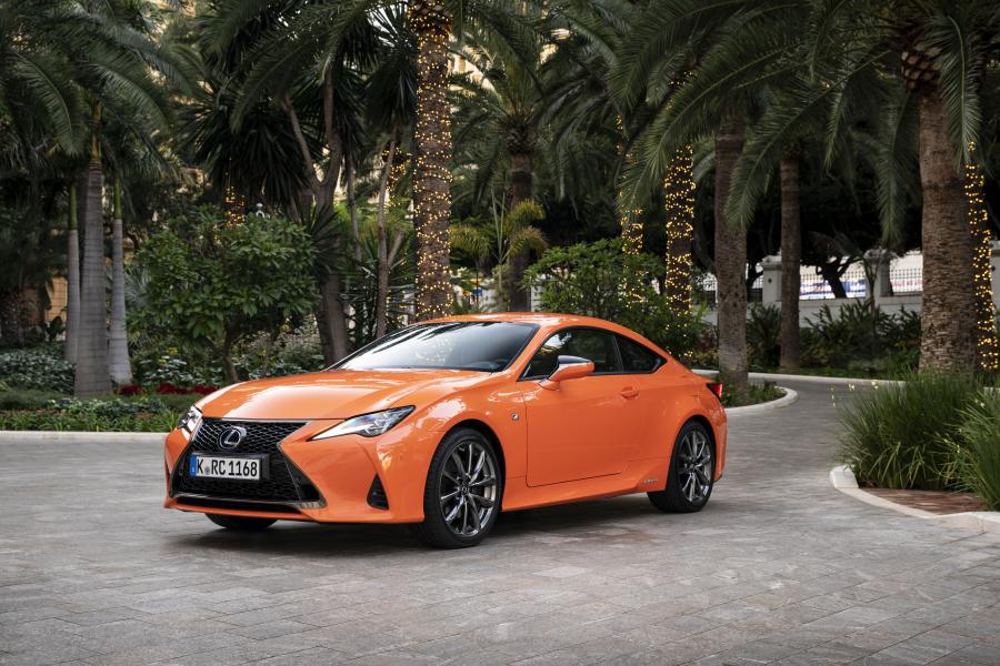  Lexus RC300h 2018 года  (WW) (фото 118 из 139)